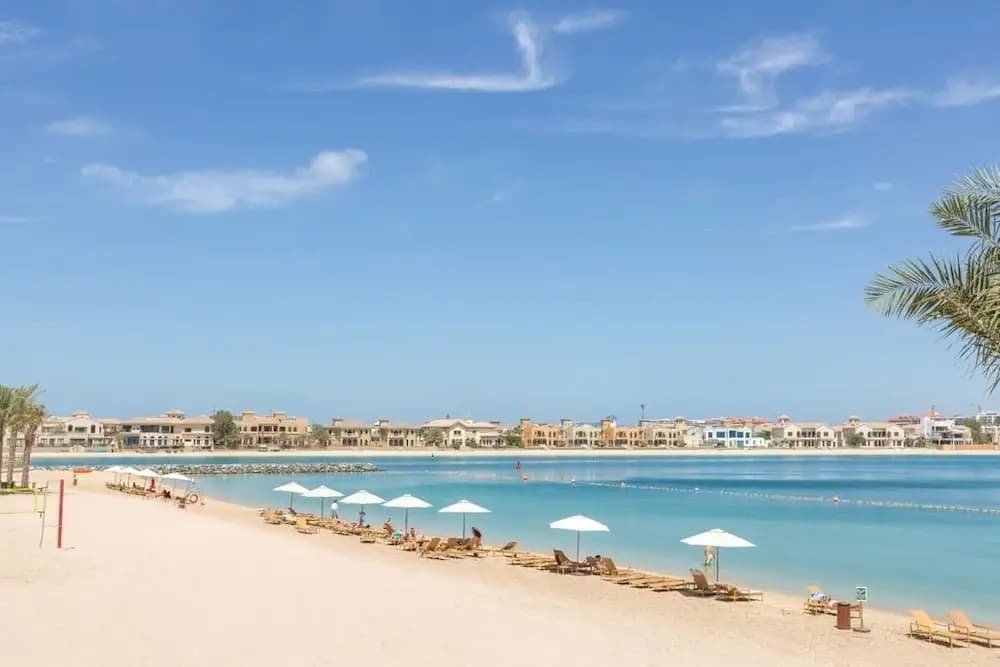 Private Beach & Pool Right on Your Doorstep! - photo 9