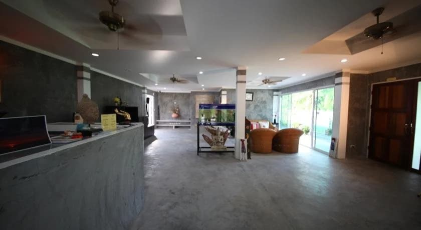 Sunshine Villa and Guest House - photo 9