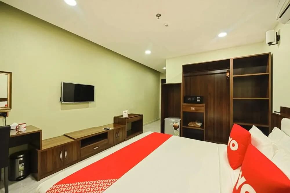 OYO 118 Golden Crown Hotel - photo 3