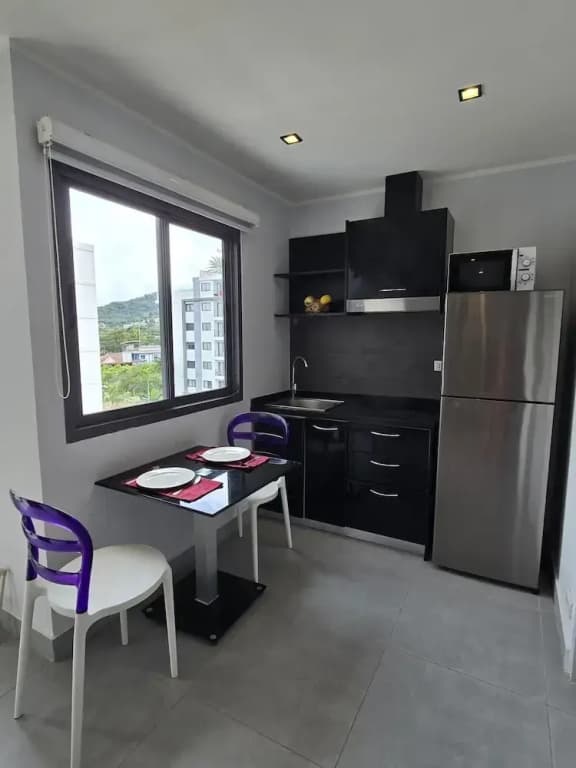 Sleek Corner 1 Bed Apt T1-607 - photo 2