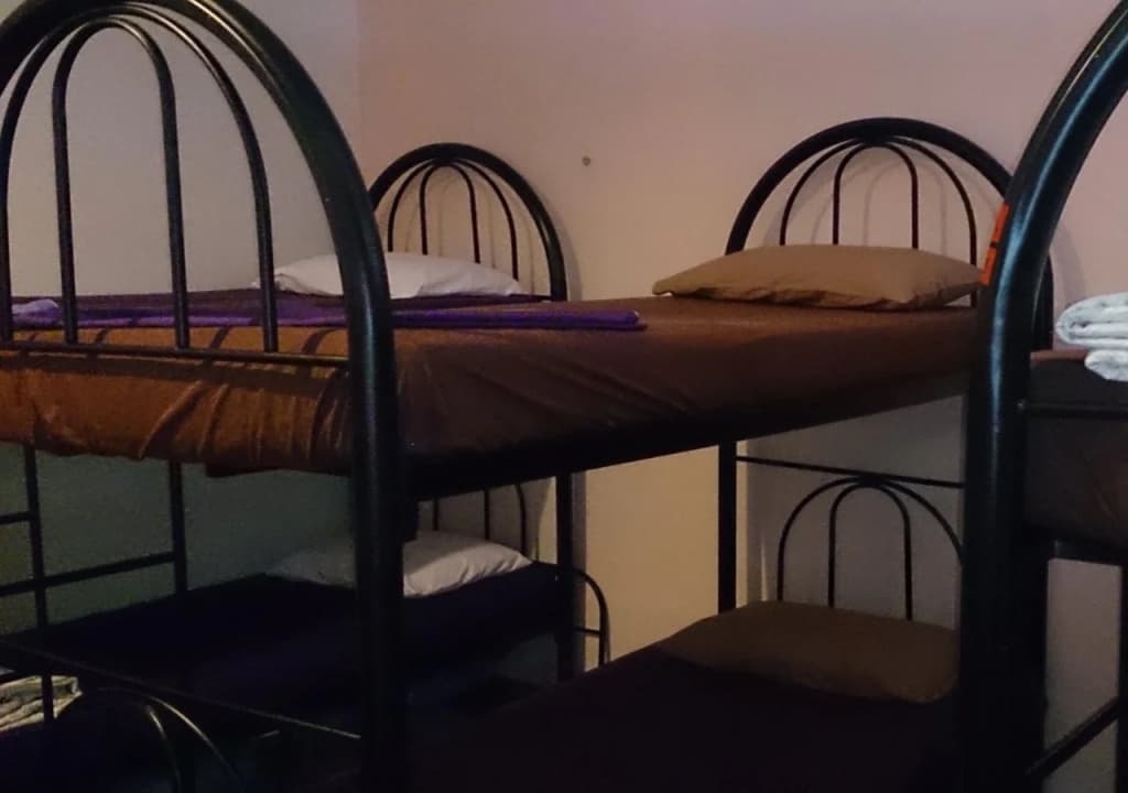 Queen Suriya's Hostel - photo 4
