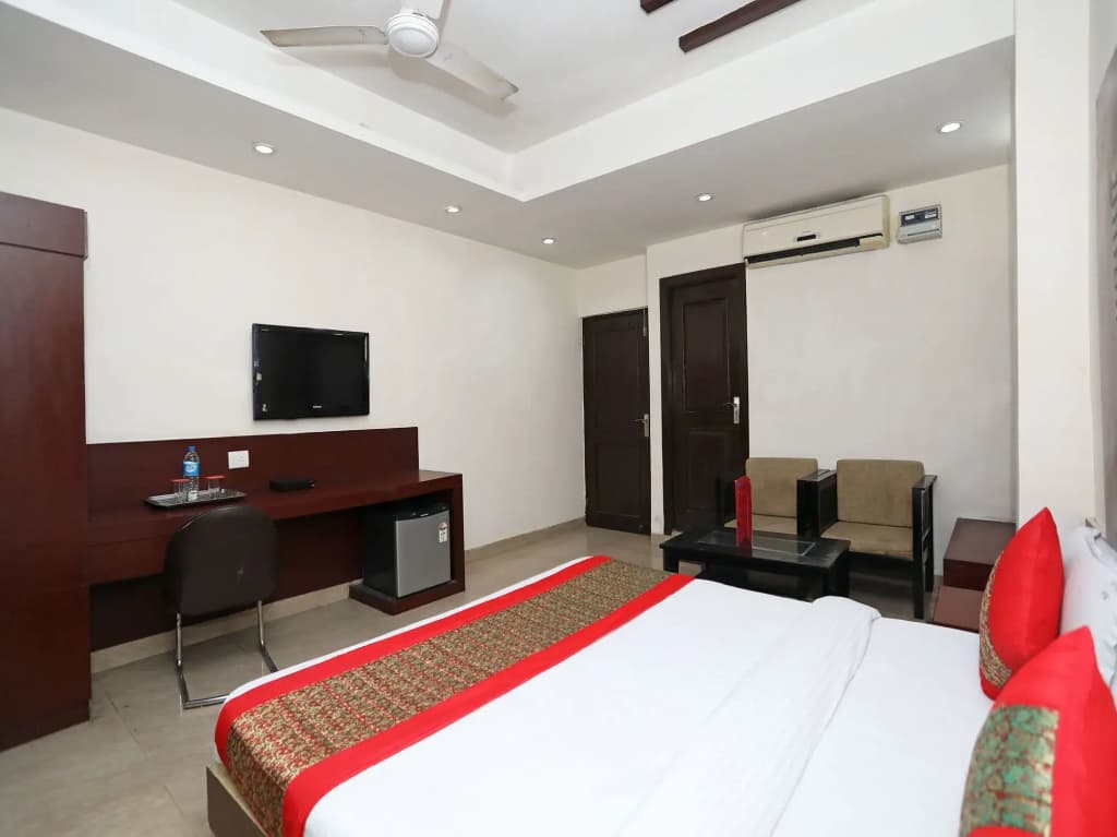 OYO 512 Hotel Aman Inn - photo 7