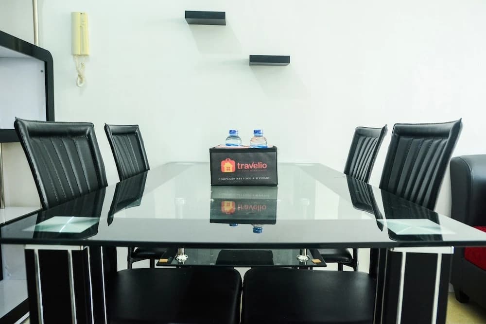 Strategic 2BR City View Grand Palace Kemayoran Apartment By Travelio - photo 9