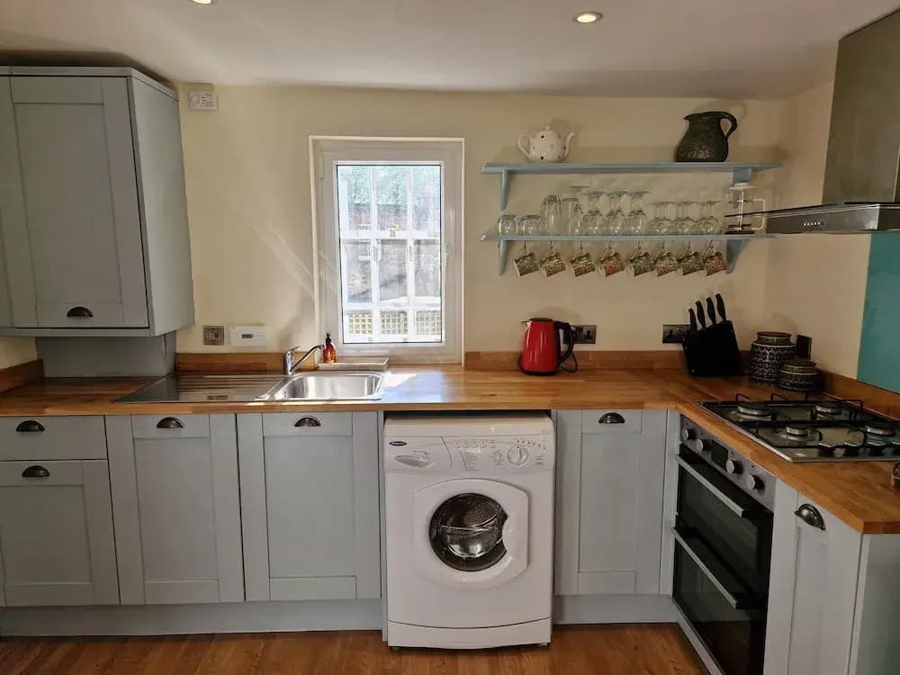 JOIVY Gorgeous Georgian Flat - photo 17