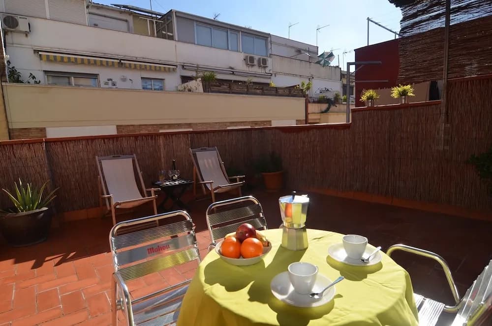 Rentbcn Gaudi Apartments - photo 15