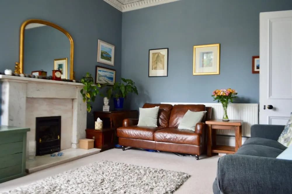 3 Bedroom Family Flat in Newington With Garden - photo 2