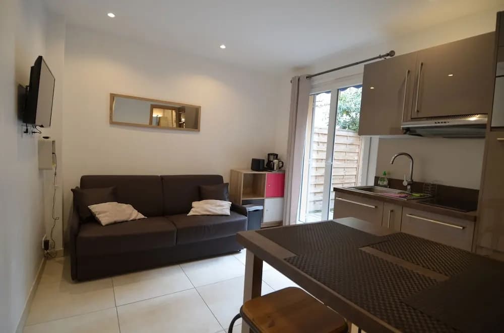 Amazing apartment 4 persons with big Terrace in Carré d'Or district in Nice - photo 4