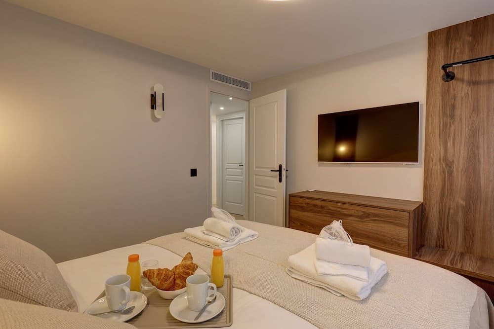 Sublime AC Apartment Eiffel Tower Champs de Mars - photo 10