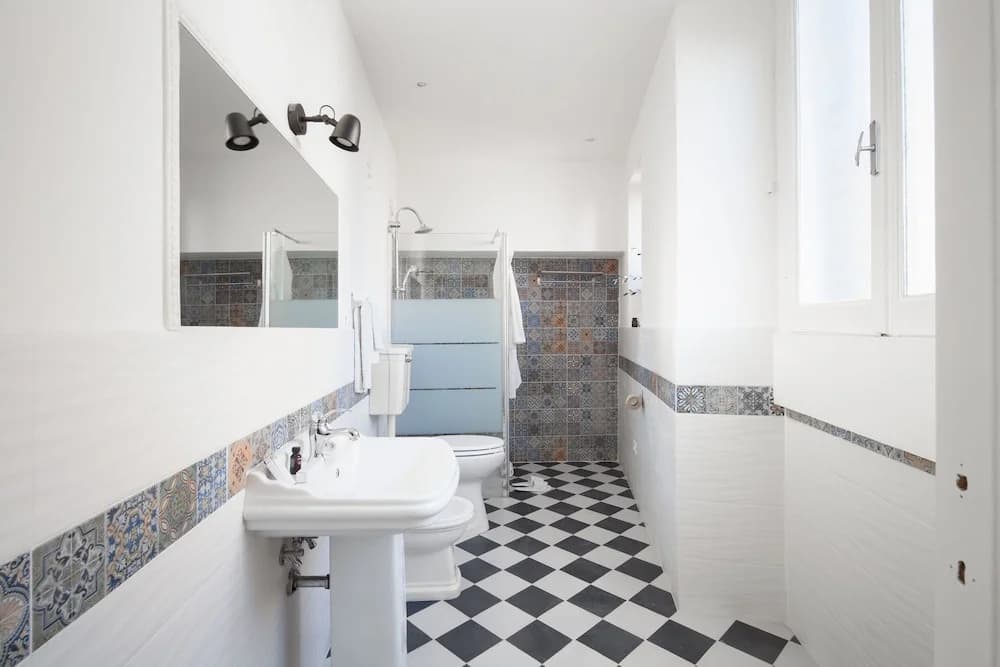 Crispi Guesthouse - photo 13