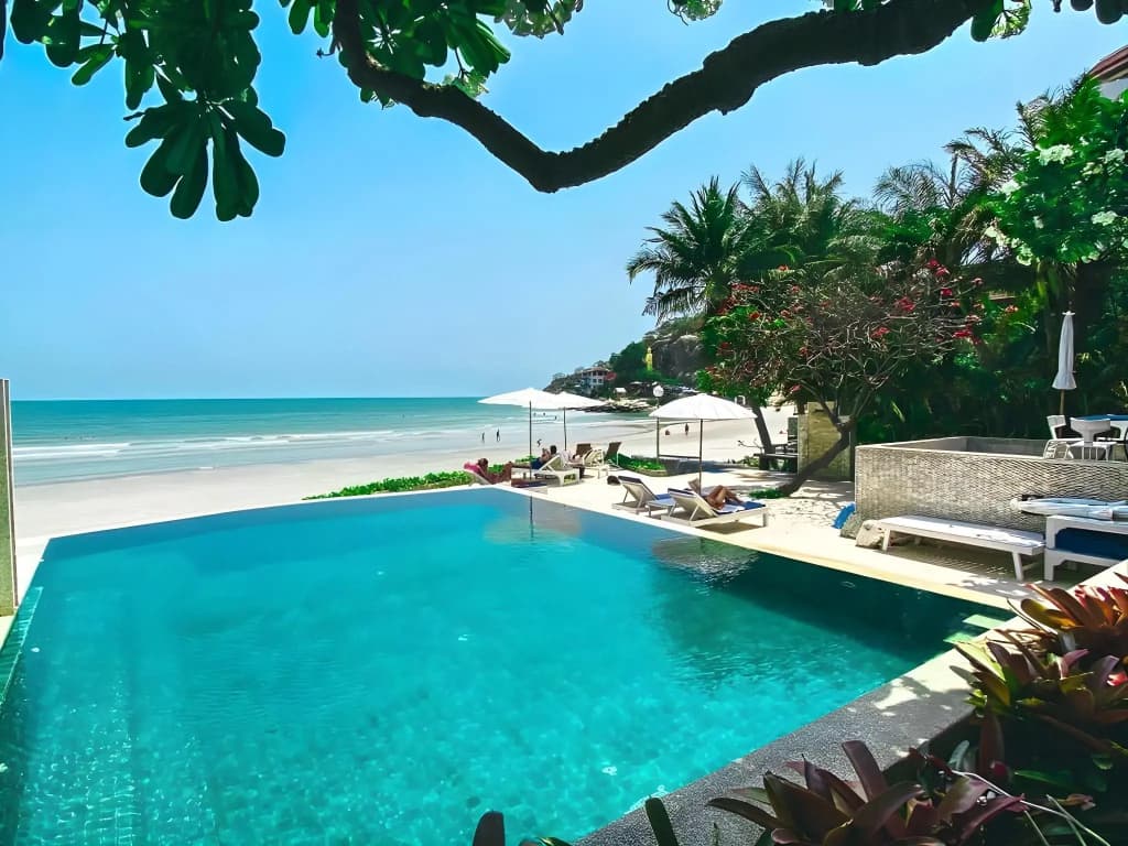 Nern Chalet Beachfront Hotel - photo 16