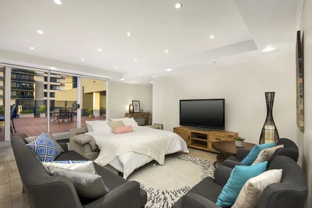 3 Bedroom Inner City Penthouse - photo 6