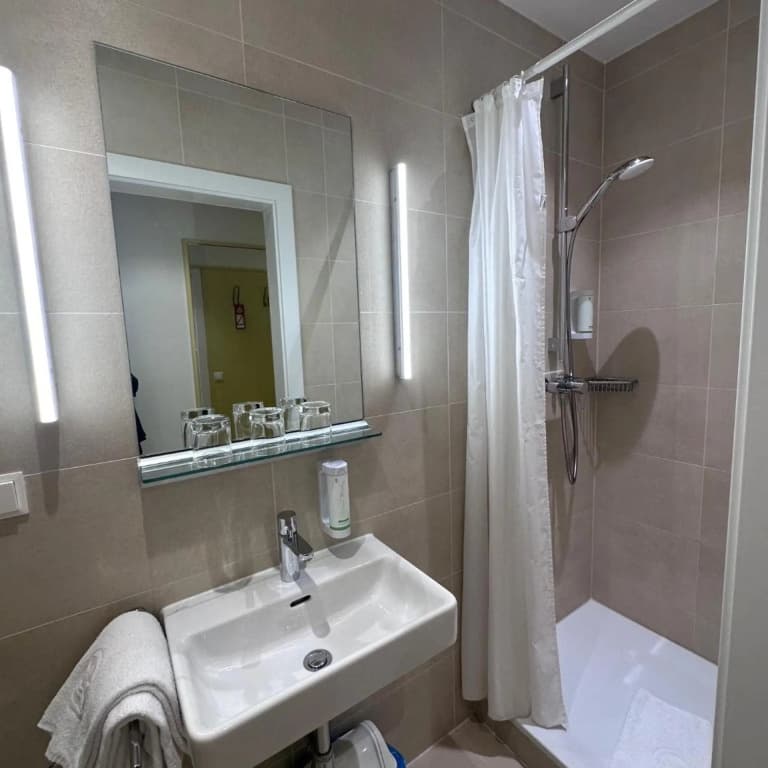 Hotel Caroline - photo 41