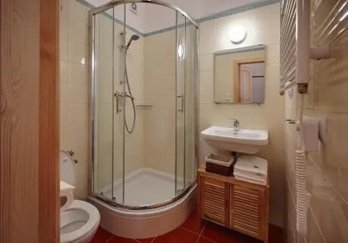 Queen Bee apartments - photo 2
