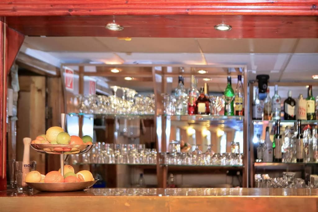 Fortuna Boat Hotel - photo 14