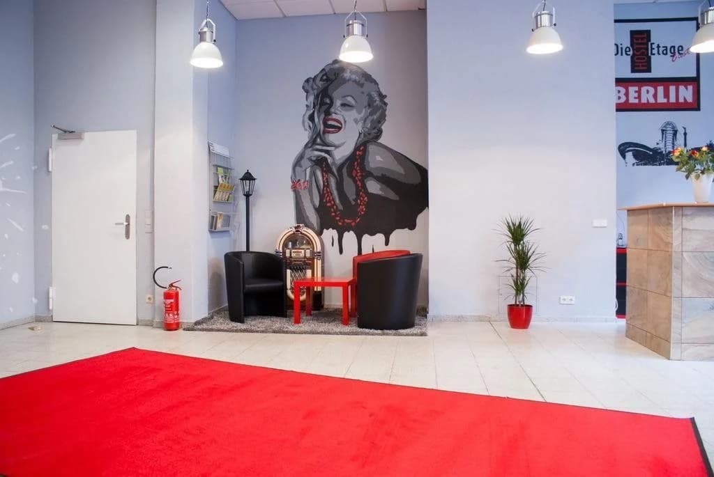 Hostel Die Etage East - photo 2