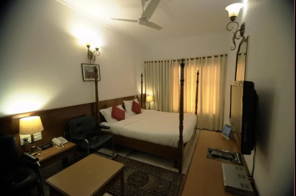 Hotel Palm Greens - photo 35