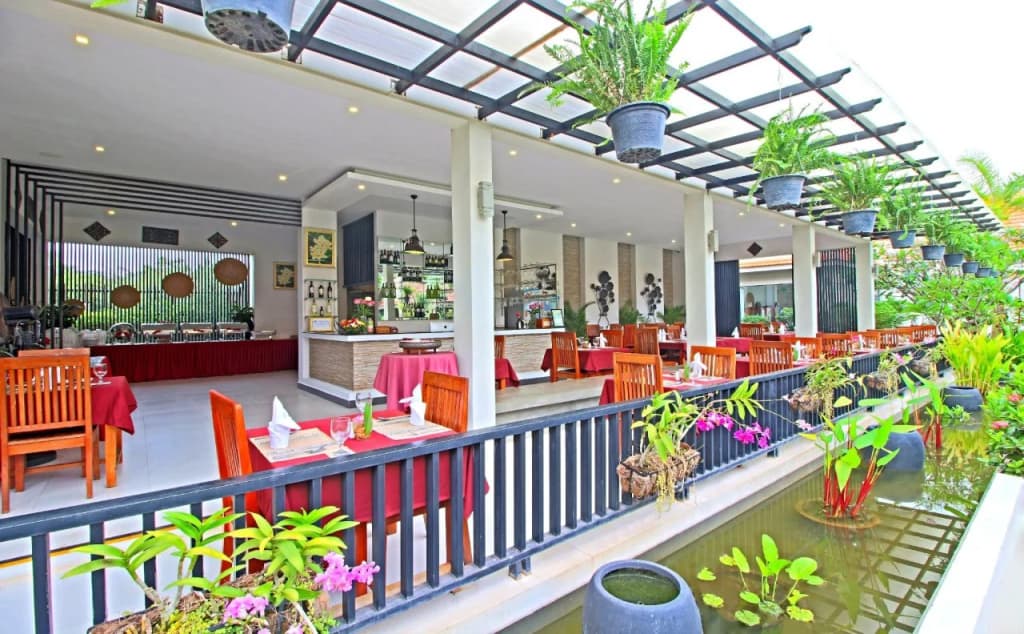 New Riverside Hotel - photo 19