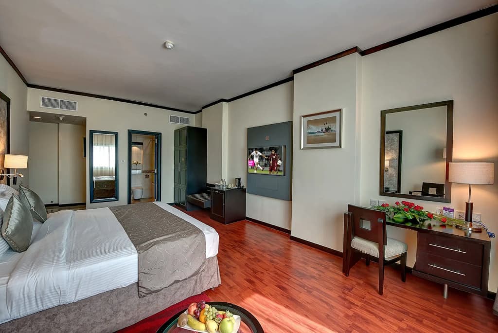 Grandeur Hotel - photo 8