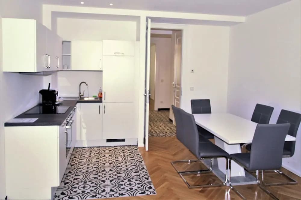 Edelweiss City Apartments State Opera - photo 12