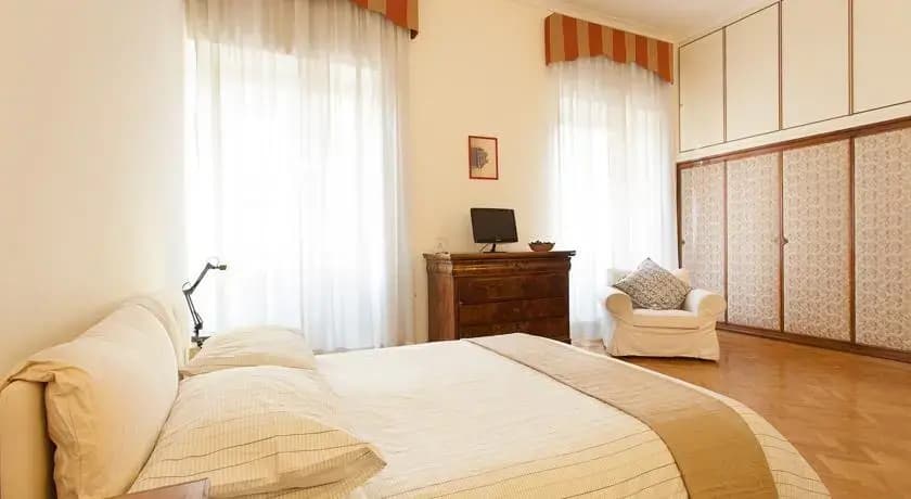 Hadrian House - photo 5