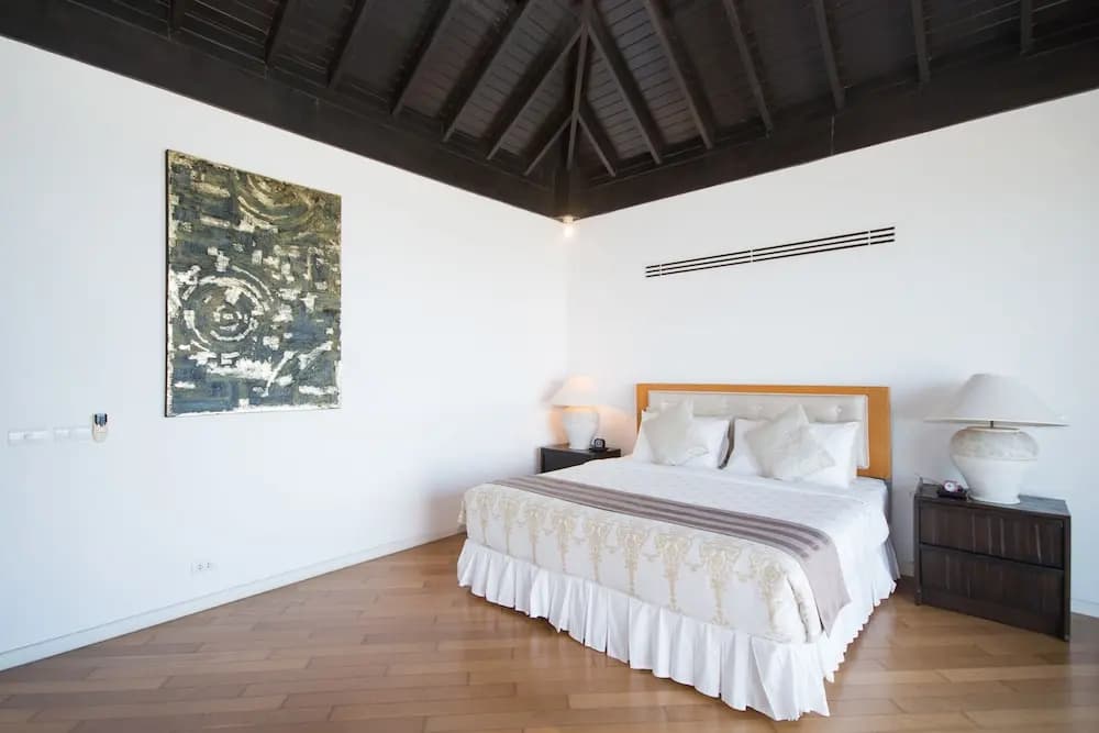 Beautiful 3-Bedroom Villa at Surin Beach - photo 4