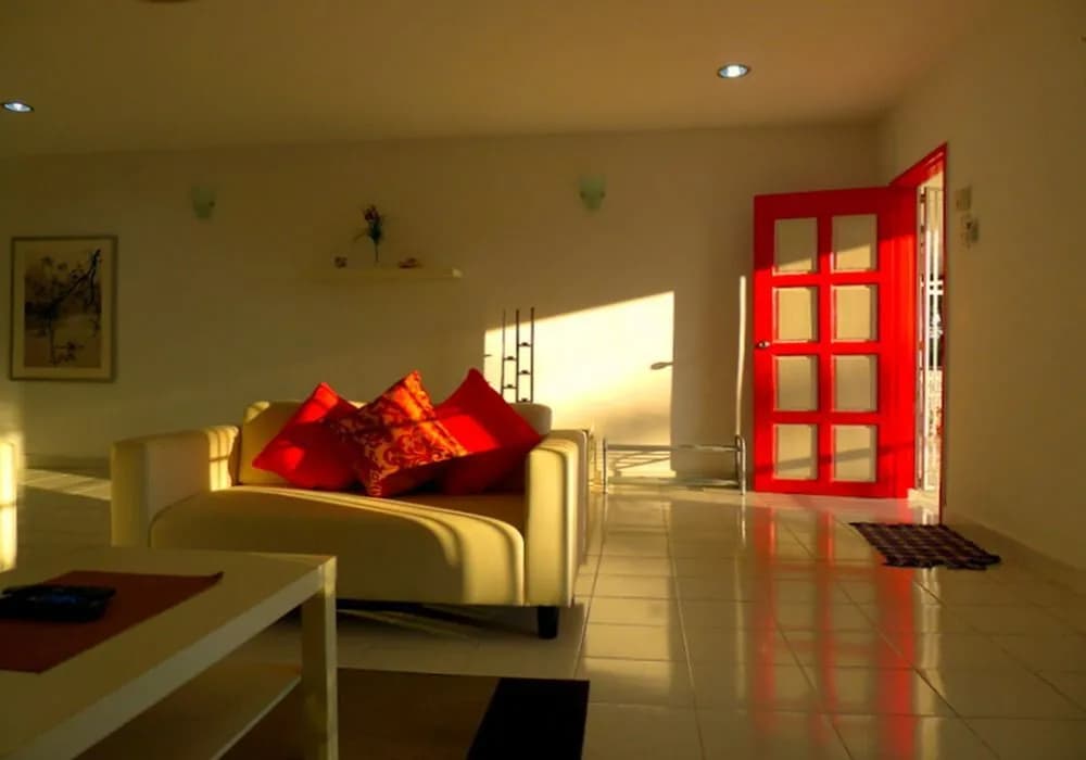 Red Door Apartments - photo 5