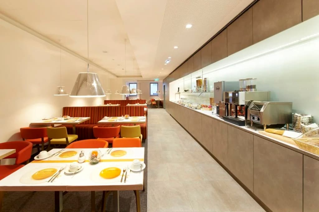 Simm’s Hotel – the cityhotel next to Metro U3 - photo 16