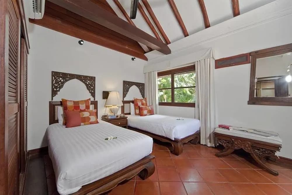 Bangrak Beachfront Villa - photo 1