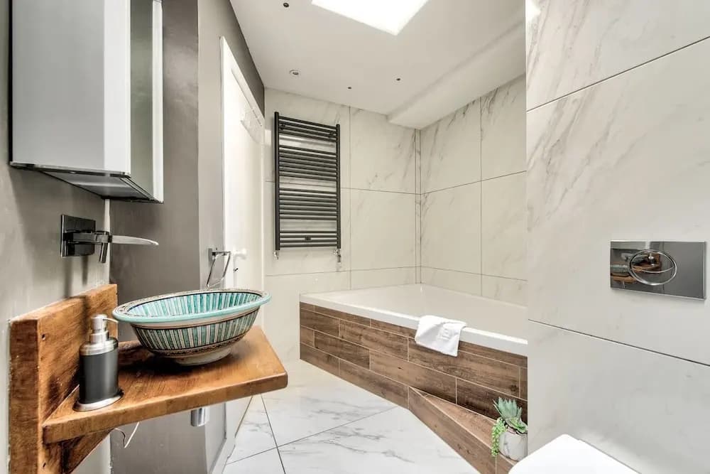 Spacious And Beautiful 2Br Flat In Morningside - photo 9