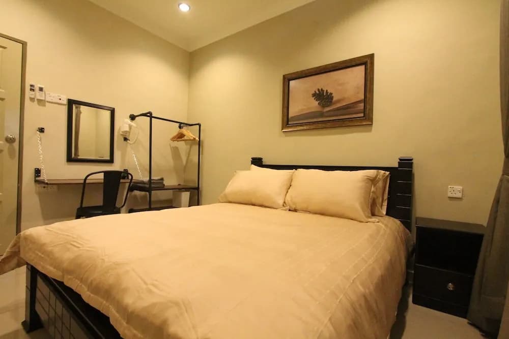 Susan's Impressive Home - photo 4
