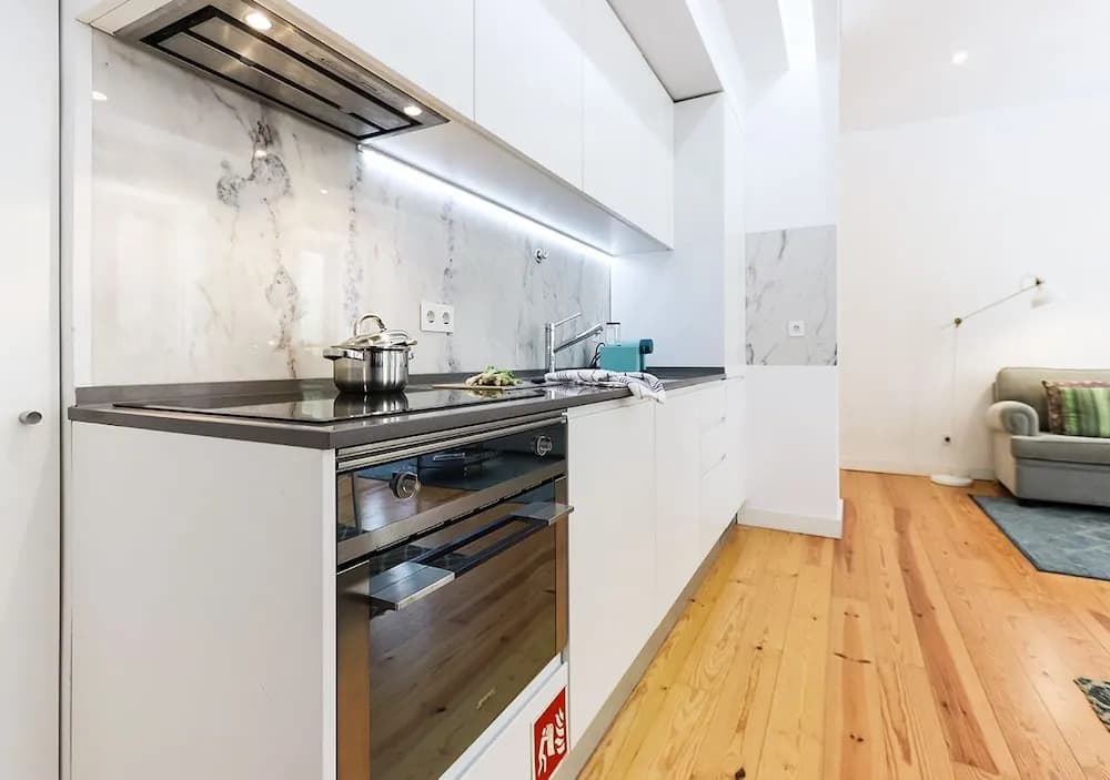 JOIVY Polished 1BR Apt, close by Avenida da Liberdade - photo 16