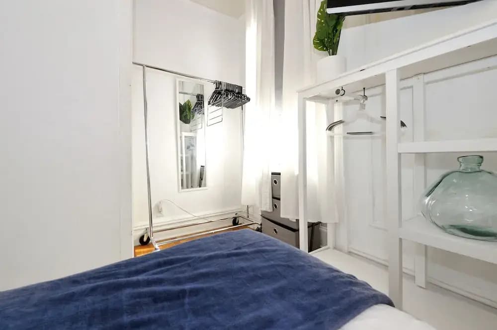 Midtown West Furnished Apartment 3BR Perfect Share - photo 5