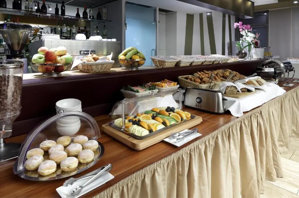 Hotel Eurostars Embassy - photo 13