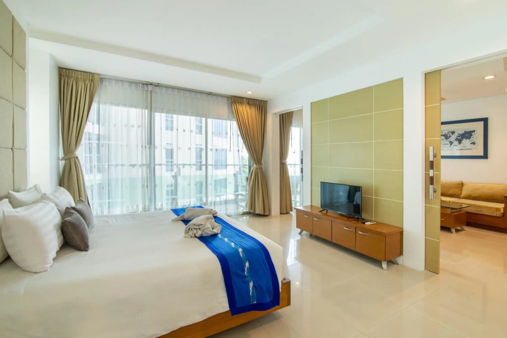 Royal Beach View Suites - photo 38
