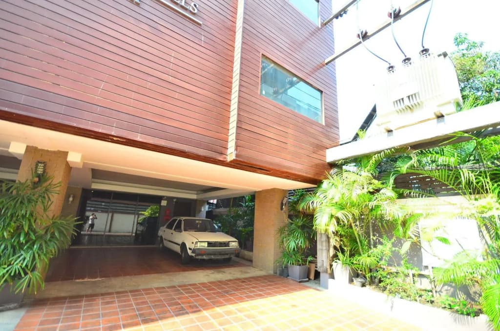 The Heritage Sathorn Suite Hotel - photo 12