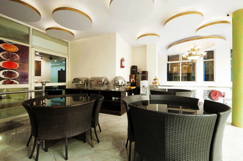 Airport Inn - photo 17