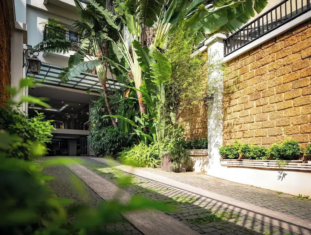 Elegant Suites Central - photo 14