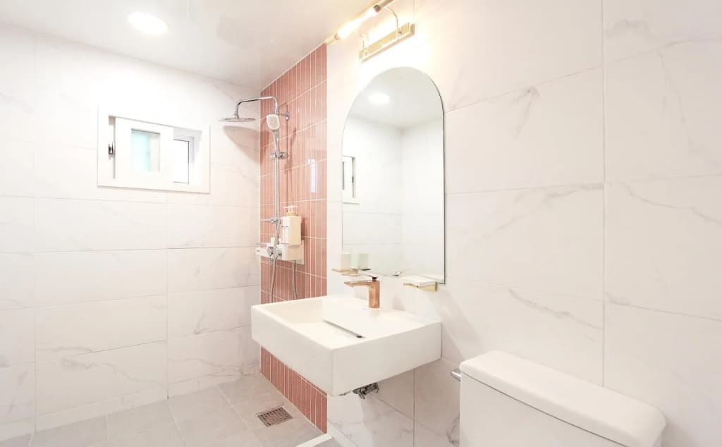Orbit Guesthouse - photo 7