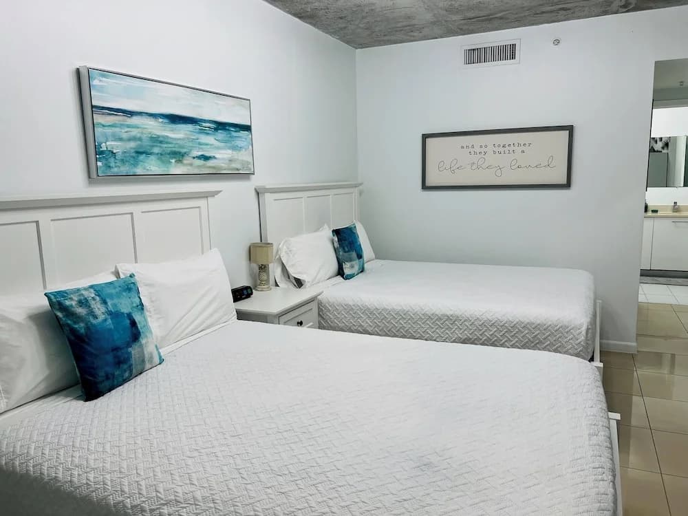 Midblock Miami - photo 3