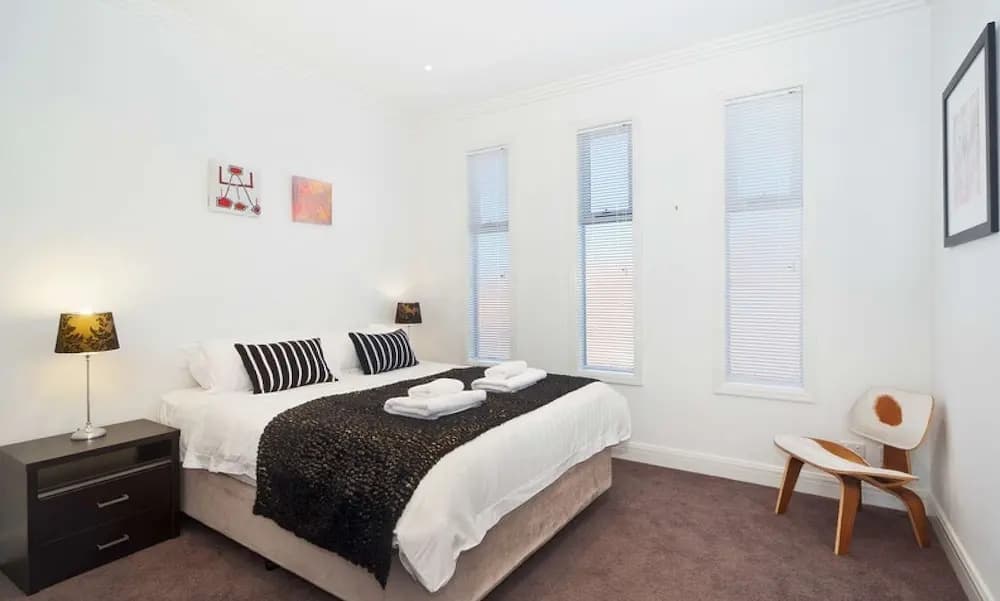 Caulfield Executive Apartment - photo 4