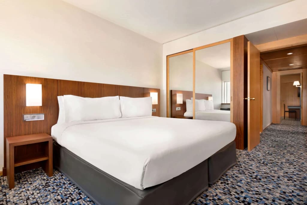 Ramada by Wyndham Lisbon - photo 7