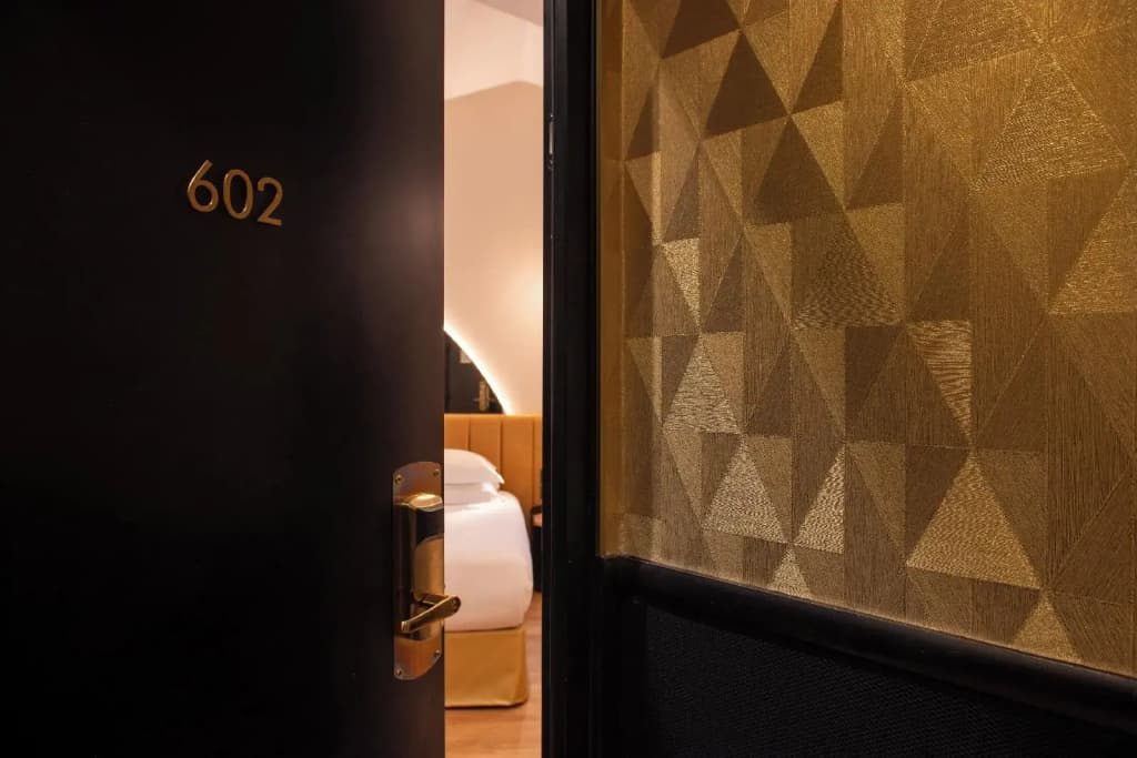 Hotel Arc Elysees - photo 9