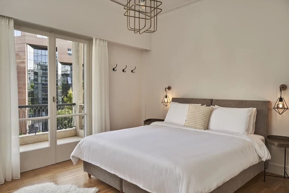 Chic n Bright 3 Bd Apt with Hilton View - photo 7