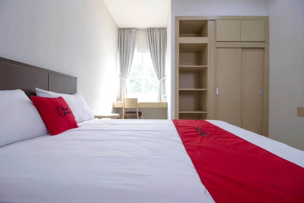 RedDoorz Plus @ SCBD - photo 10