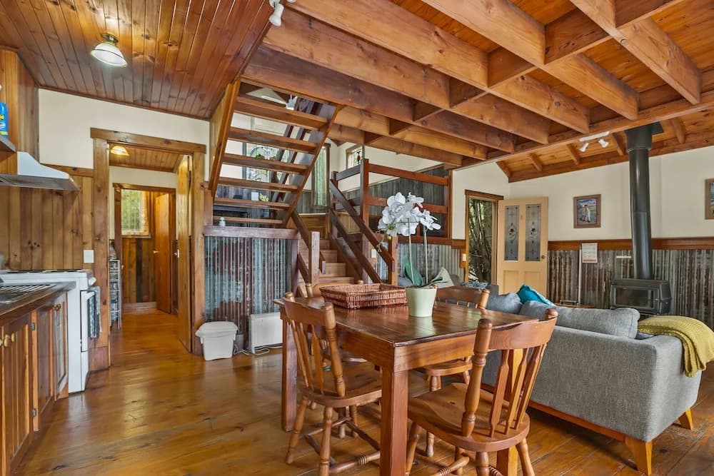 StayAU 1BR Rustic Picturesque Cottage - photo 16