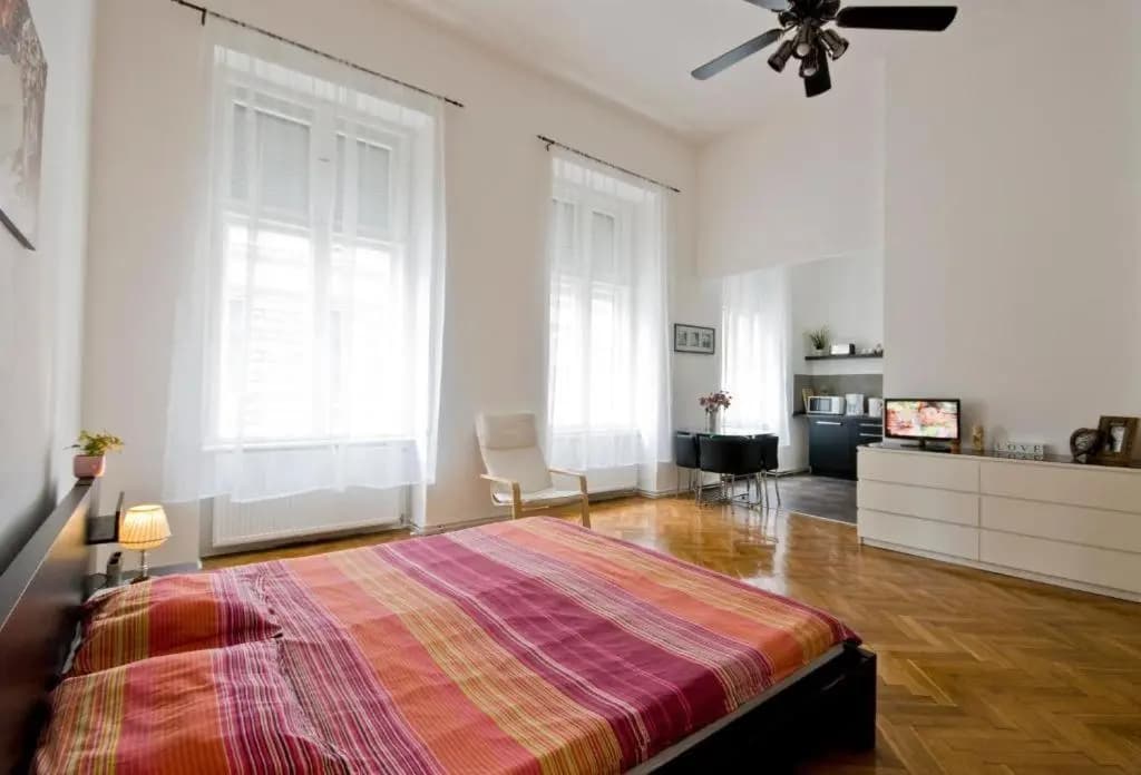 Balcony Apartment - photo 3