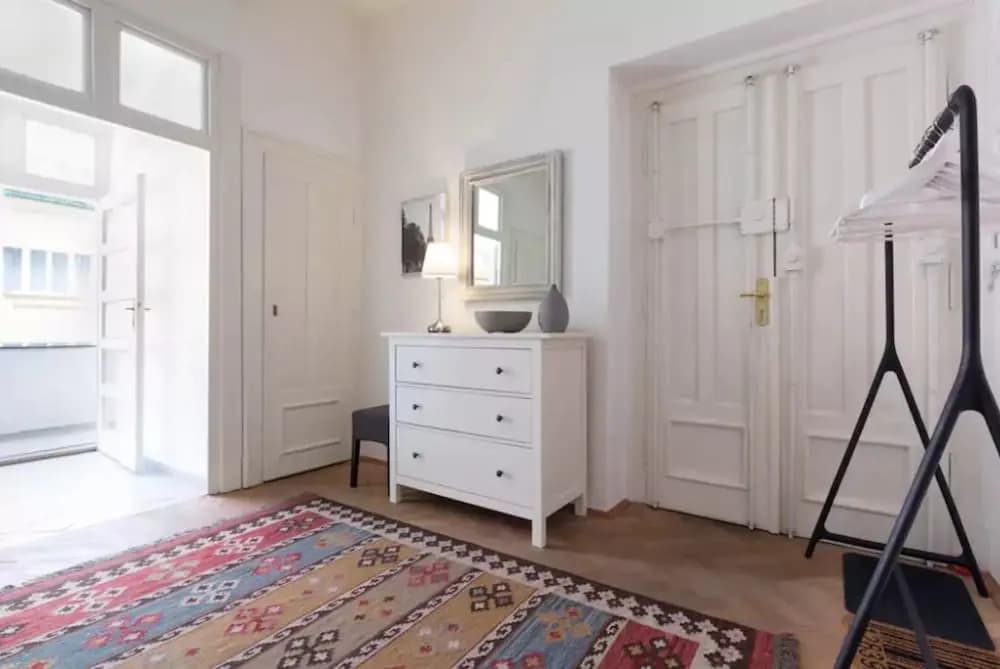 Chic And Spacious Buzulucka Apartment - photo 2