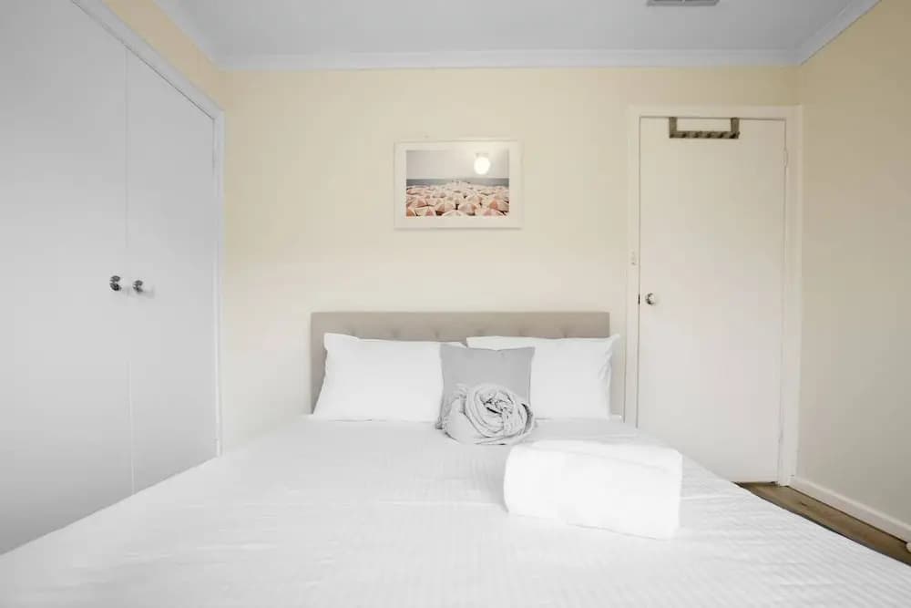 Quiet & Peaceful 3bed2bath Home @keilor Downs - photo 1