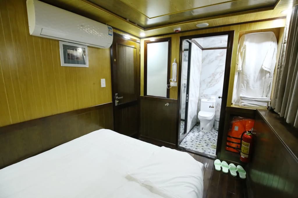 White Dolphin Cruise - photo 3