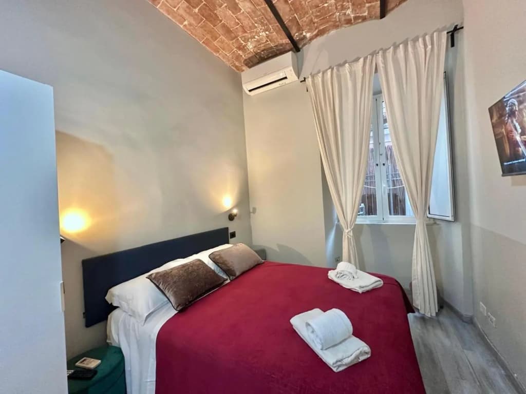 Român Holidays Hostel - photo 18